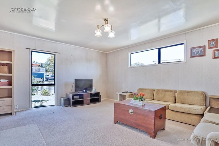 Photo of property in 87 Brunner Road, Glen Eden, Auckland, 0602