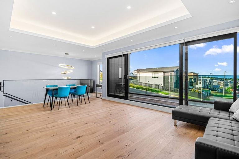 Photo of property in 49 Kumukumu Road, Long Bay, Auckland, 0630