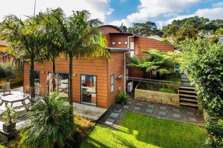 Photo of property in 12 Daldys Bush Lane, Bayview, Auckland, 0629