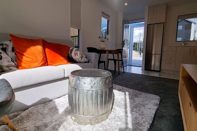 Photo of property in 4/10 Yeovil Road, Te Atatu Peninsula, Auckland, 0610