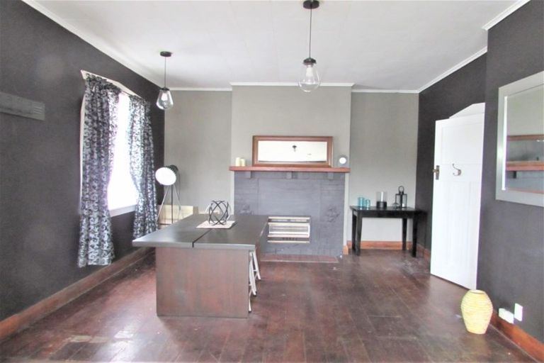 Photo of property in 5 Vincent Street, Waterloo, Lower Hutt, 5011