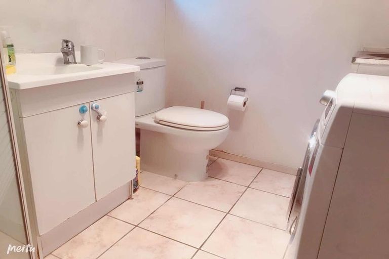 Photo of property in 22 Tamaki Bay Drive, Pakuranga, Auckland, 2010