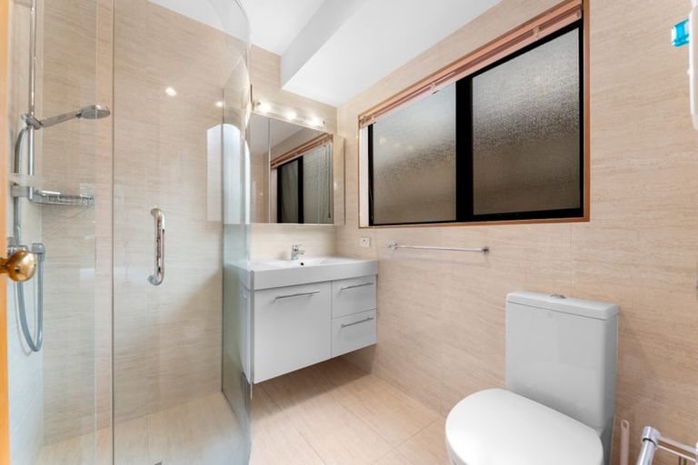 Photo of property in 1/66 Picasso Drive, West Harbour, Auckland, 0618