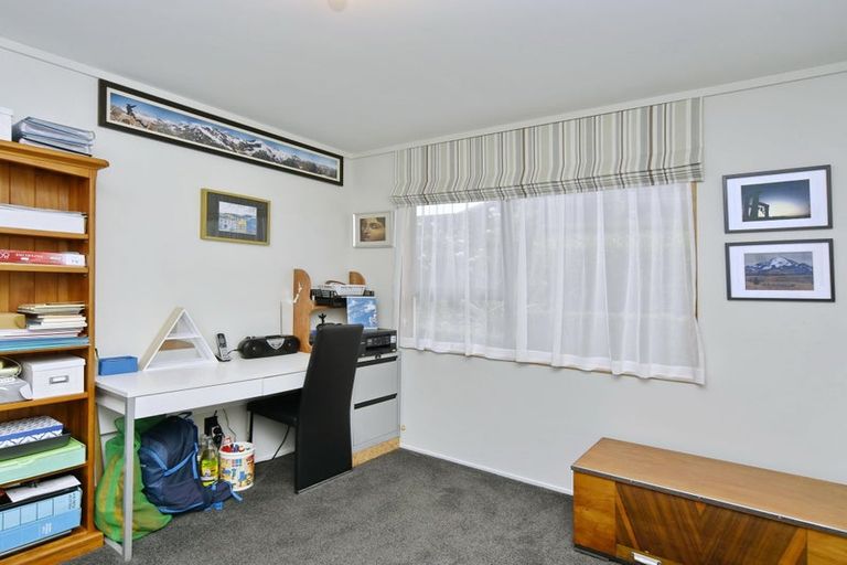 Photo of property in 1 Rockview Place, Mount Pleasant, Christchurch, 8081