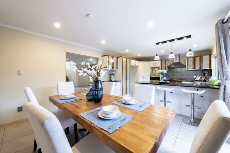 Photo of property in 100 Wayne Francis Drive, Flat Bush, Auckland, 2016