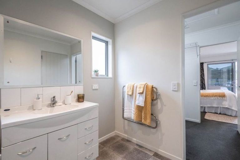 Photo of property in 10 Flotilla Place, Whitby, Porirua, 5024