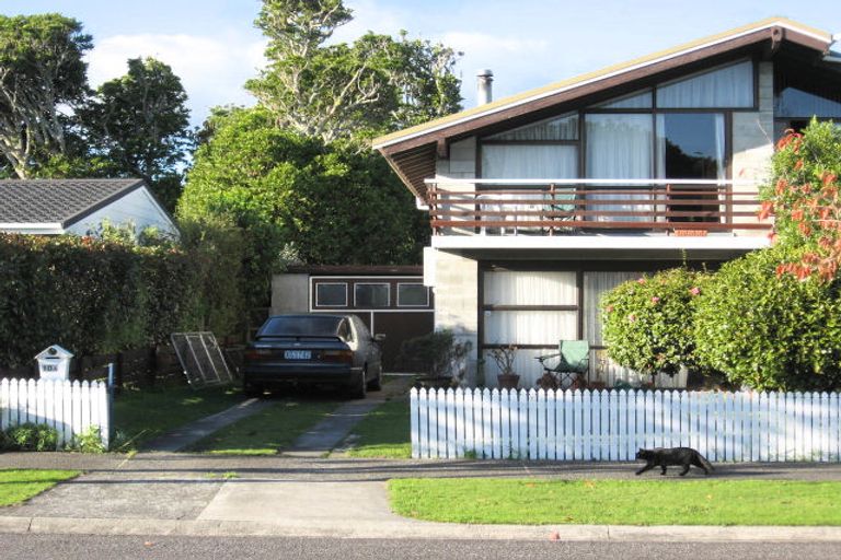 Photo of property in 10 Aratika Crescent, Otaki, 5512