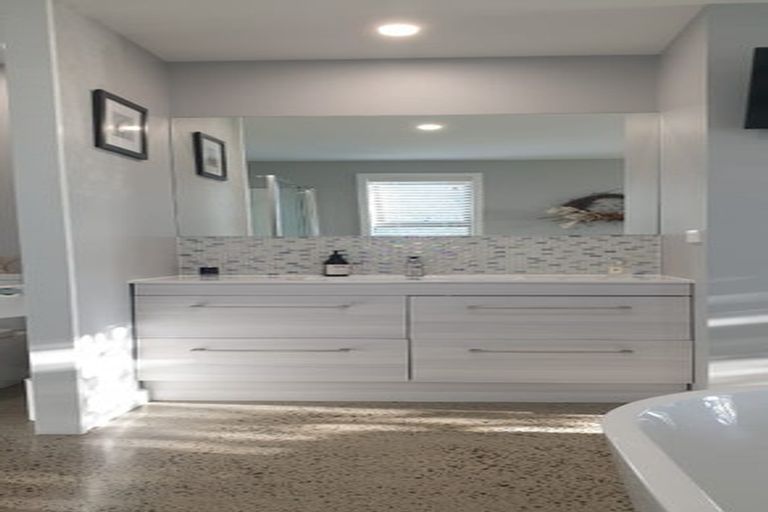 Photo of property in 43 Kittyhawk Drive, Kinloch, Taupo, 3377