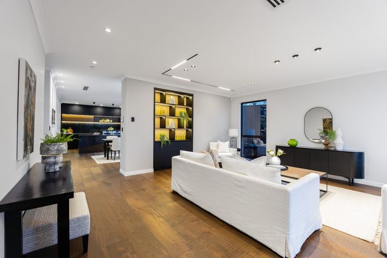 Photo of property in 3 Waitai Close, Long Bay, Auckland, 0630