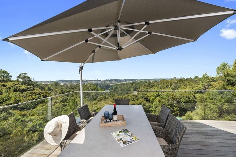 Photo of property in 393 Paremoremo Road, Paremoremo, Auckland, 0632