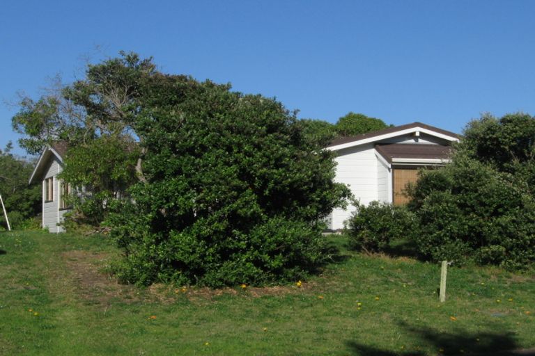 Photo of property in 40 Freyberg Crescent, Waikanae Beach, Waikanae, 5036