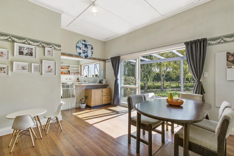 Photo of property in 27 Whatapaka Road, Karaka, Papakura, 2580