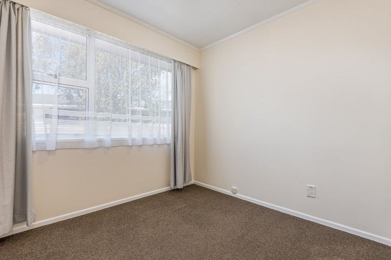 Photo of property in 20 Dunk Place, Milson, Palmerston North, 4414