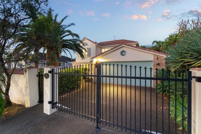 Photo of property in 19 Gilberd Place, Torbay, Auckland, 0630