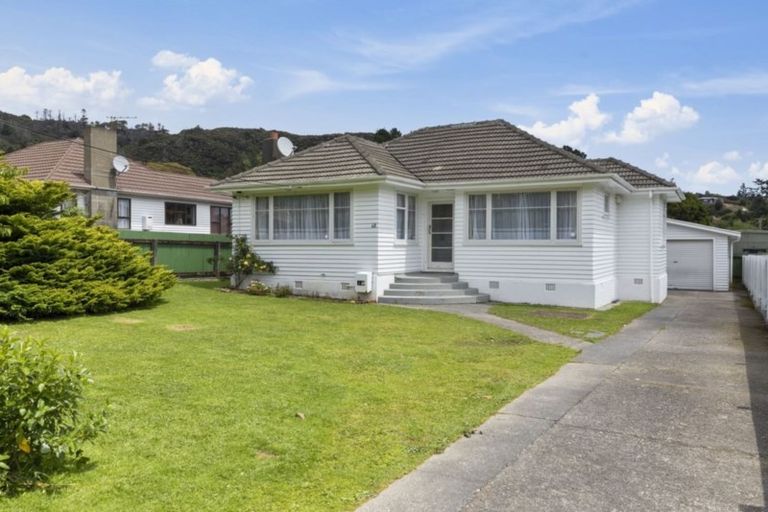 Photo of property in 68a Horoeka Street, Stokes Valley, Lower Hutt, 5019