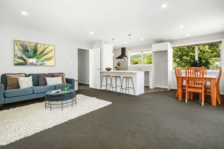 Photo of property in 2 Bell Street, Tawa, Wellington, 5028