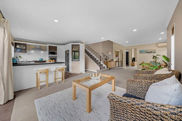 Photo of property in 11 Gordal Place, Flat Bush, Auckland, 2016
