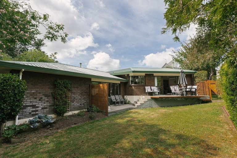 Photo of property in 28 Kentucky Way, Awapuni, Palmerston North, 4412