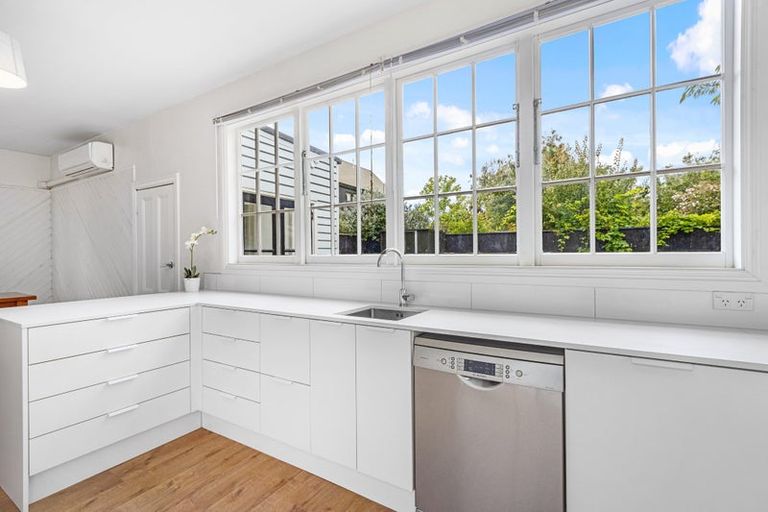 Photo of property in 54 Trafalgar Street, St Albans, Christchurch, 8014