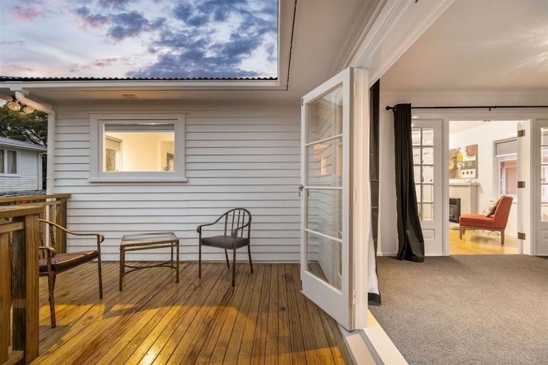 Photo of property in 218 Sturges Road, Henderson, Auckland, 0612