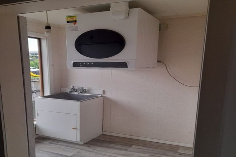 Photo of property in 21 Kaiwaka Road, Waiuku, 2123