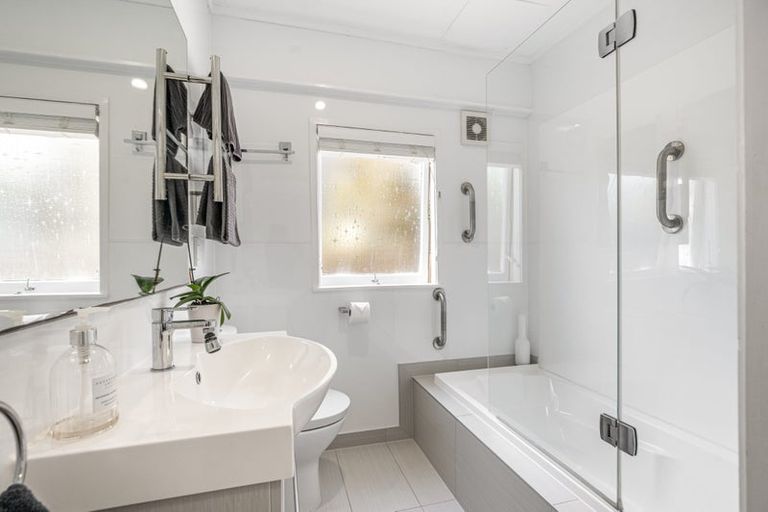 Photo of property in 1/14 Ewen Alison Avenue, Devonport, Auckland, 0624