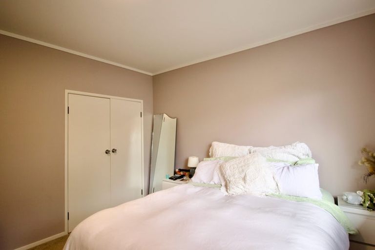 Photo of property in 130 Canongate Street, Birkdale, Auckland, 0626