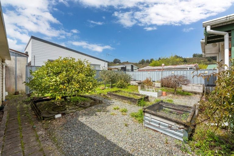 Photo of property in 44 Oregon Drive, Maoribank, Upper Hutt, 5018