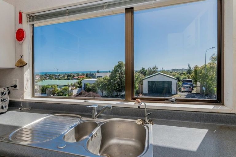 Photo of property in 22 Sunset Terrace, Waikanae Beach, Waikanae, 5036