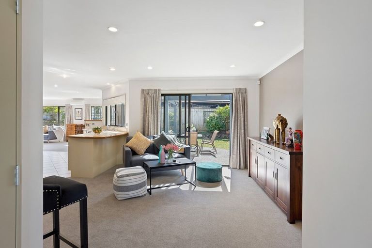 Photo of property in 7 Quadrant Heights, Paraparaumu, 5032