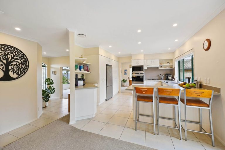 Photo of property in 8 Amesbury Rise, Henderson, Auckland, 0612