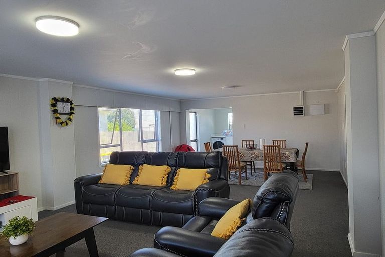 Photo of property in 41 Ferguson Street, Manurewa East, Auckland, 2102