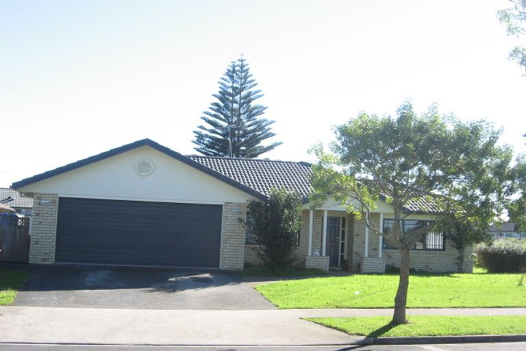 Photo of property in 1 Montilla Place, Manurewa, Auckland, 2102