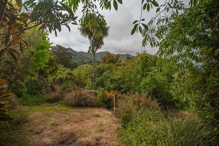 Photo of property in 23 Merlincote Crescent, Governors Bay, Lyttelton, 8971