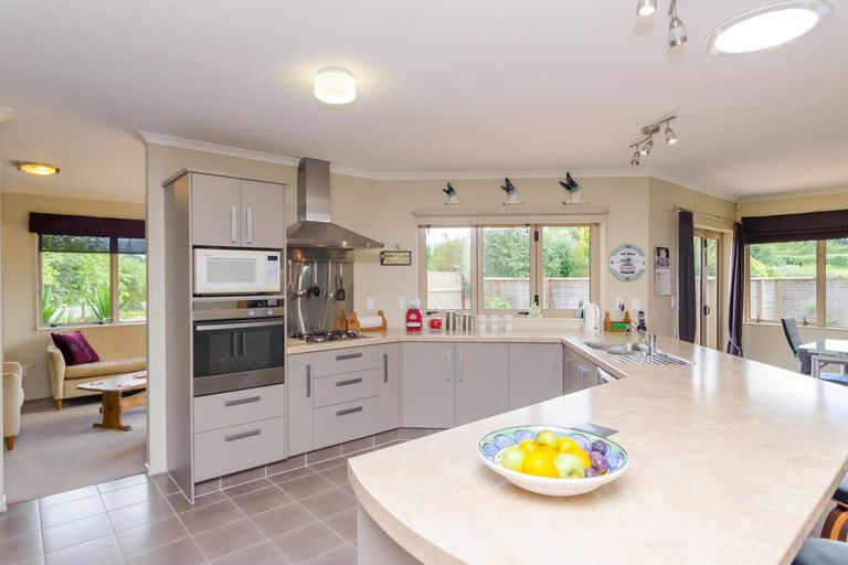 Photo of property in 6 Kenwyn Drive, Carterton, 5713