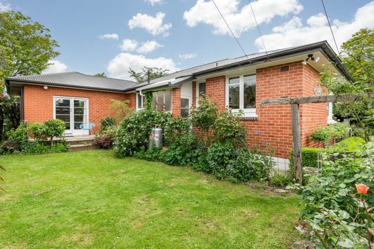 Photo of property in 16 Beaumaris Street, Outram, 9019