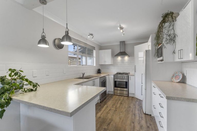 Photo of property in 59 Alexander Road, Raumati Beach, Paraparaumu, 5032