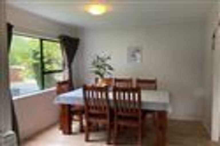Photo of property in 30 Beechdale Crescent, Pakuranga Heights, Auckland, 2010
