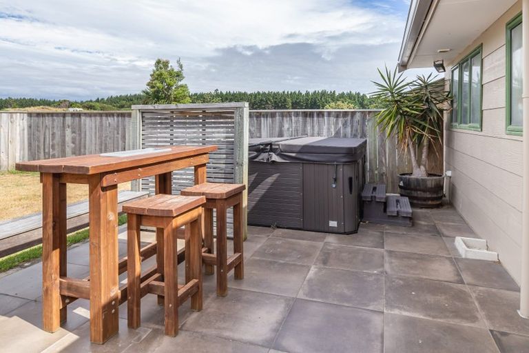 Photo of property in 24 Arataki Grove, Waitarere Beach, Levin, 5510