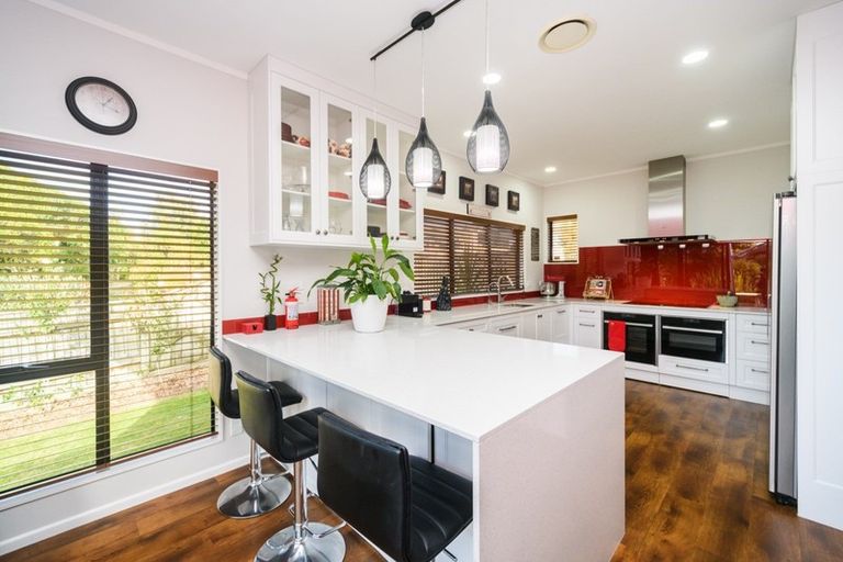 Photo of property in 121 Summerhill Drive, Fitzherbert, Palmerston North, 4410