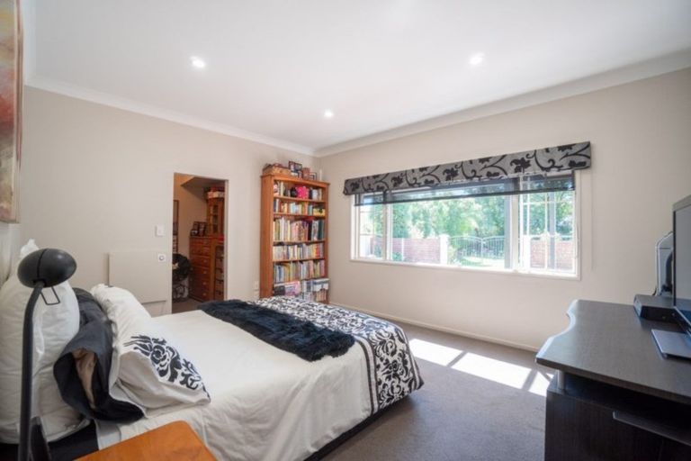 Photo of property in 26 Pahiatua Street, Hokowhitu, Palmerston North, 4410