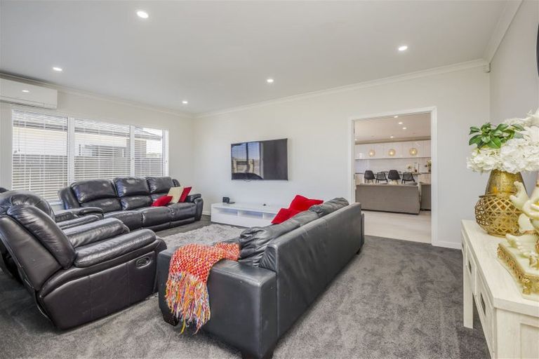 Photo of property in 11 Reding Street, Takanini, 2112