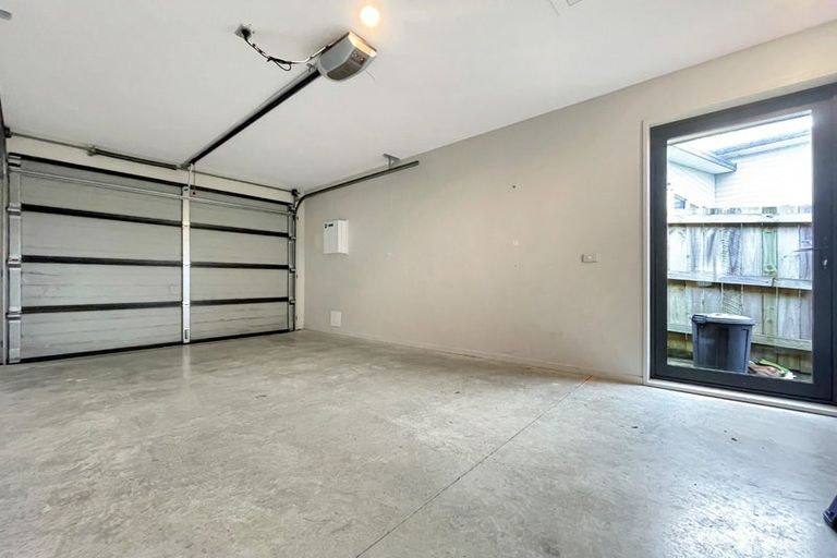 Photo of property in 40 Cresswell Place, Johnsonville, Wellington, 6037