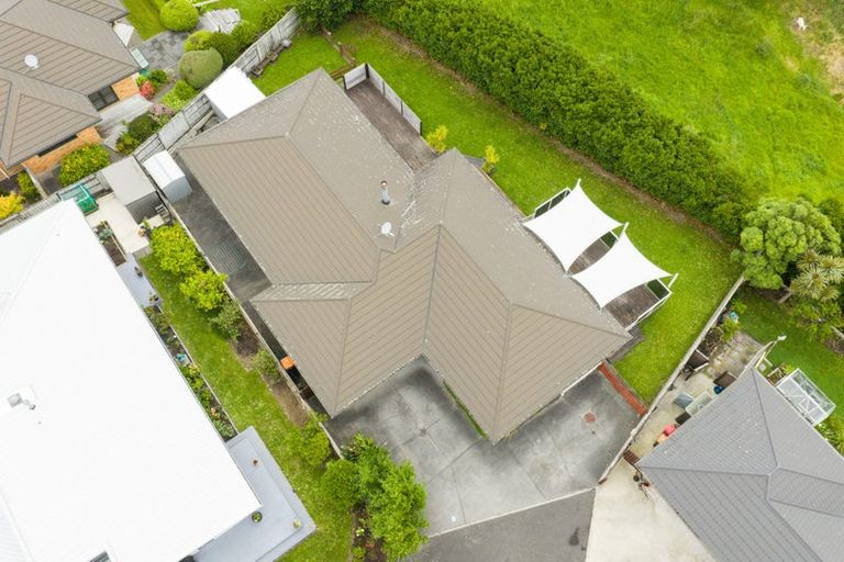 Photo of property in 27 Johnstone Drive, Fitzherbert, Palmerston North, 4410
