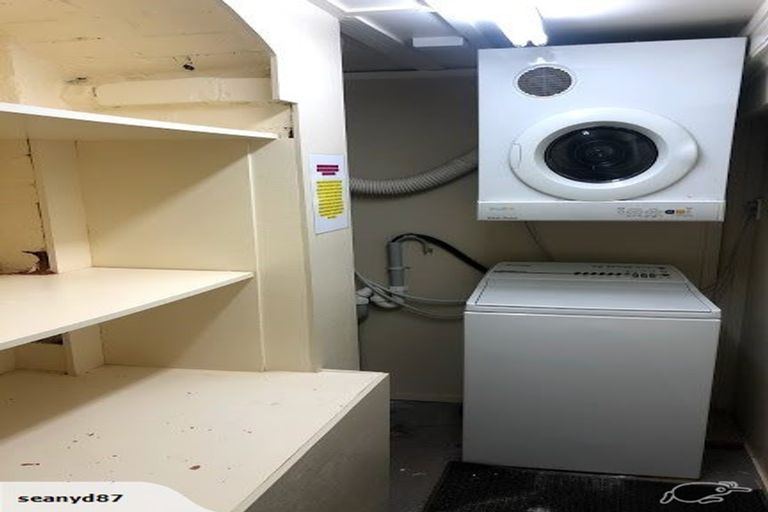 Photo of property in 108 Oriental Parade, Oriental Bay, Wellington, 6011