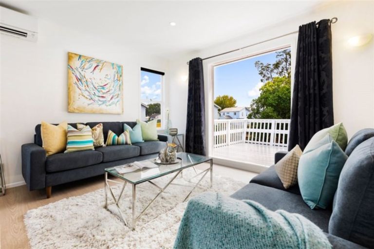 Photo of property in 15 Lendic Avenue, Henderson, Auckland, 0612