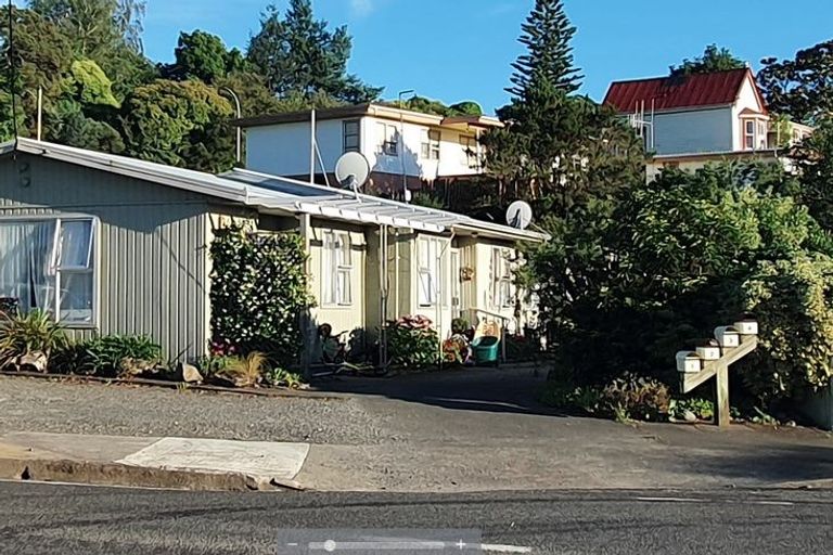 Photo of property in 1/4 Ruataniwha Street, Waipawa, 4210