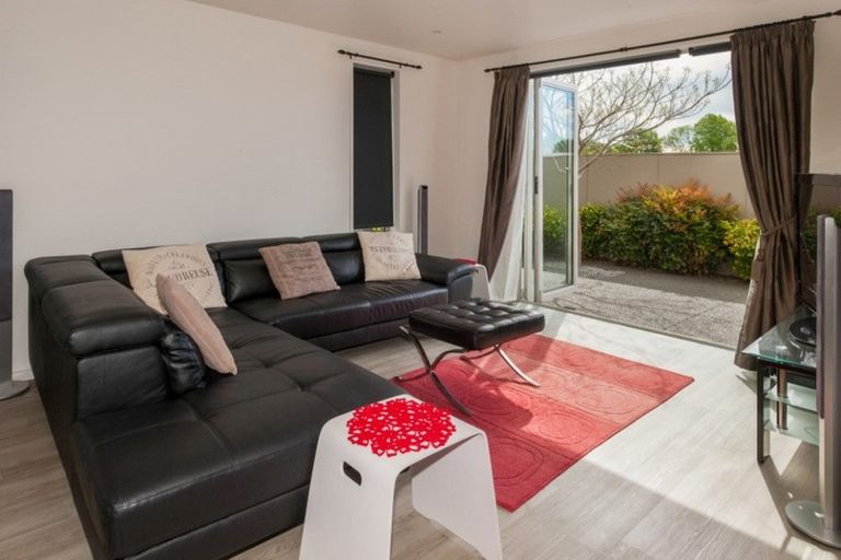 Photo of property in 19 Pavilion Crescent, Hillmorton, Christchurch, 8024