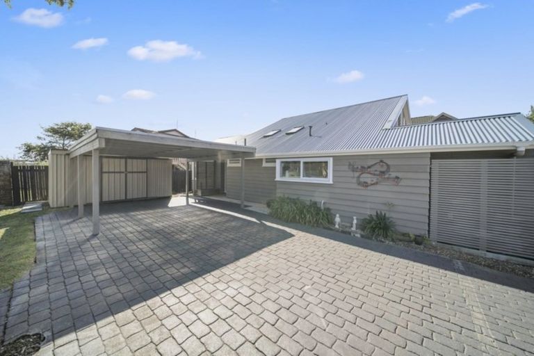 Photo of property in 1/195 Fisher Parade, Farm Cove, Auckland, 2012
