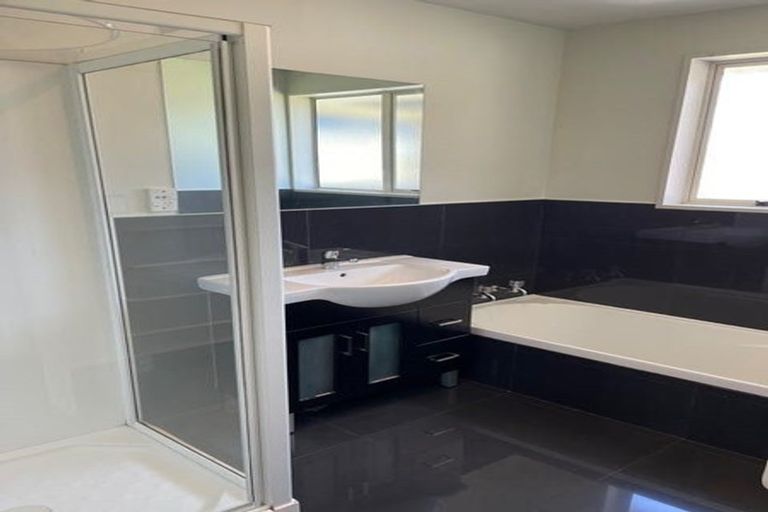 Photo of property in 2/17 Cardigan Bay Place, Addington, Christchurch, 8024